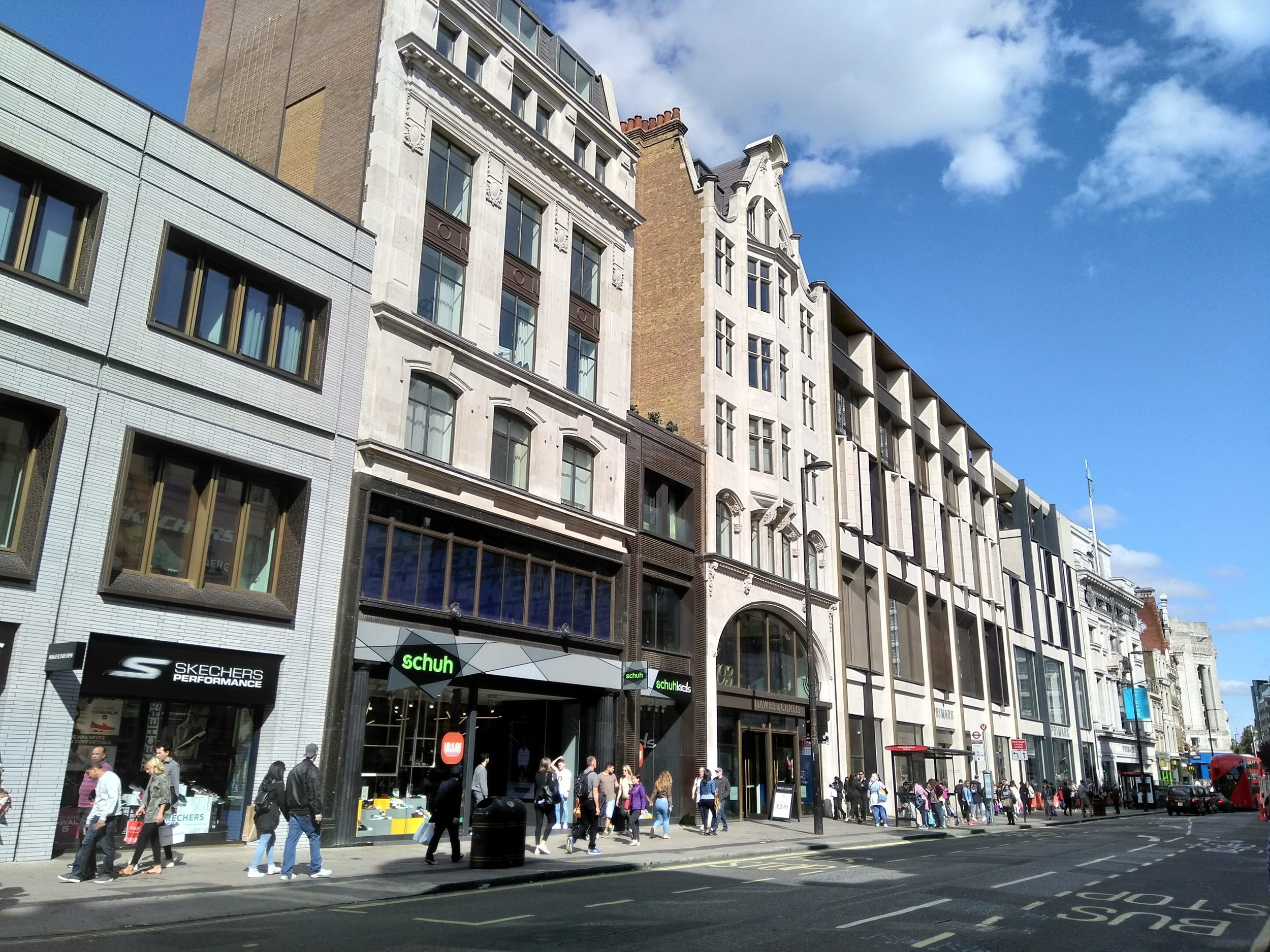 Stricter rules around air conditioning for London shops rejected by City Hall